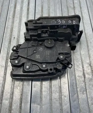 BMW 5 G30 G31 G38 Front door lock 7477688 A046465 18283810