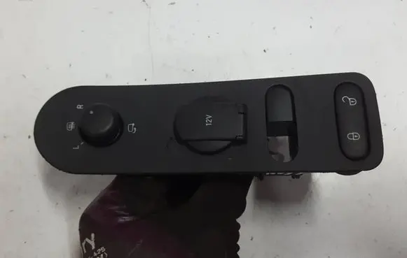 Seat Leon (1P) Wing mirror switch 