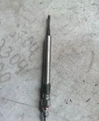 Volkswagen Golf VI Spark plug 0250403007 03L963319