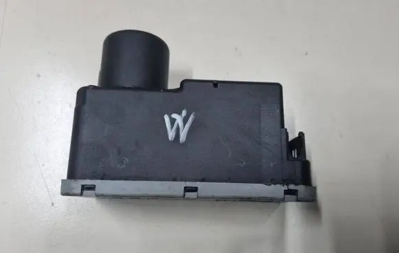 Volkswagen Golf III Central locking vacuum pump 1H0962257