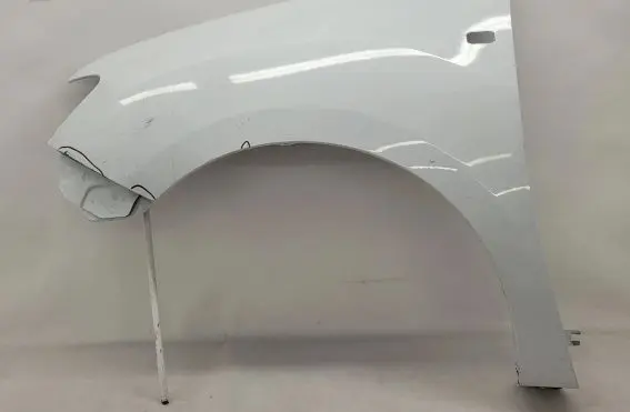 Dacia Sandero Fender 631015695R