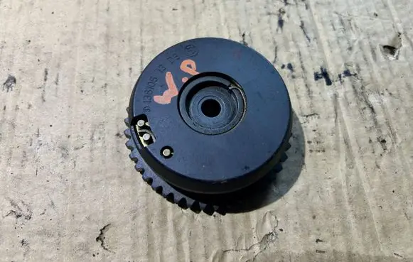 BMW 5 F10 F11 Camshaft pulley/ VANOS 7598001