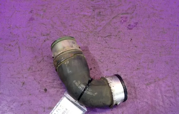 Volkswagen Golf IV Intercooler hose/pipe 1T0145790B