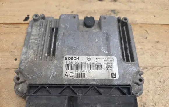 Opel Astra H Engine control unit/module 55197152
