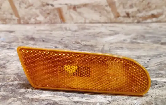 Mercedes-Benz S W220 Front reflector A2208200221