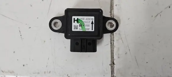 Nissan X-Trail T30 ESP acceleration yaw rate sensor 47930JG200 5423003