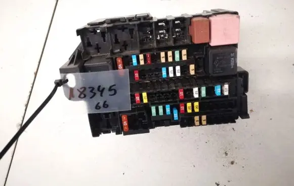 Renault Laguna III Fuse box set 8200758803 8200758803-b