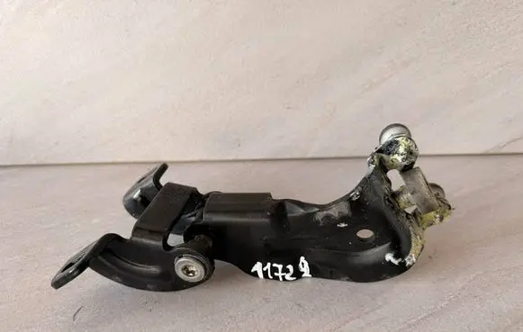 Seat Alhambra (Mk2) Sliding door middle roller runner 7N0843336G
