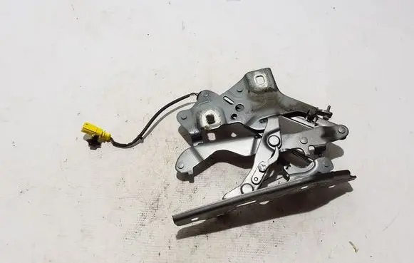 Engine bonnet/hood hinges