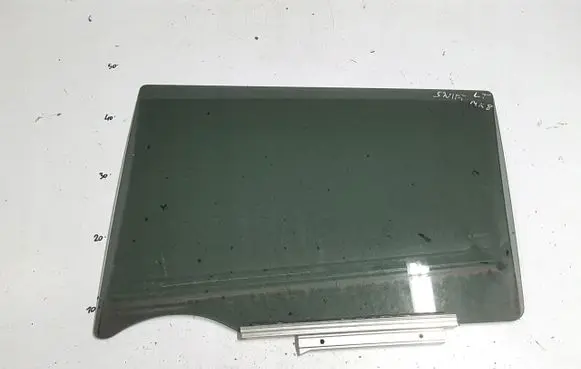 Suzuki Swift III Sliding door window/glass 