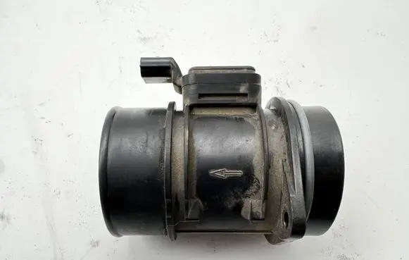 Renault Clio III Mass air flow meter 5WK97021 8200682558 8200682558B