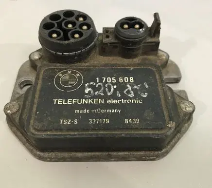 BMW 3 E30 Ignition amplifier control unit 1705608 337179