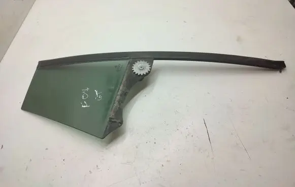 Rear vent window glass