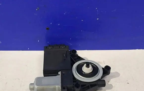 Polestar 2 Rear door window regulator motor 31349758