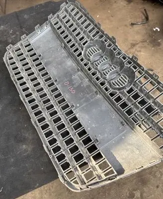 Audi Q7 4L Front bumper upper radiator grill 4L0853651