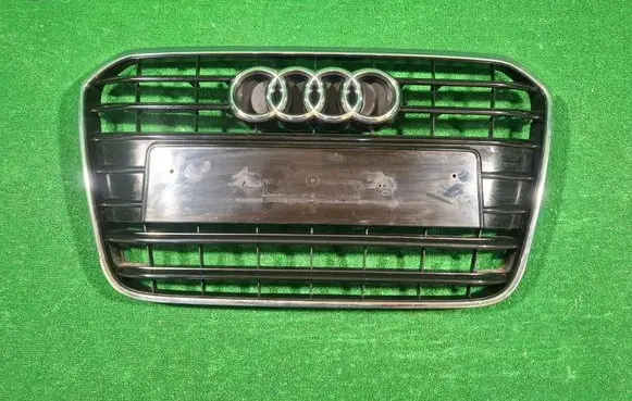 Audi A6 C7 Front bumper upper radiator grill 4G0853653