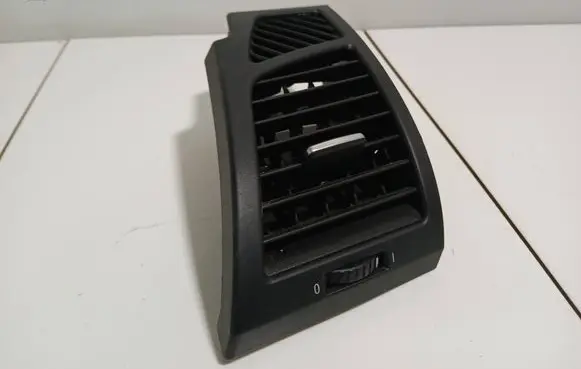 BMW 1 E81 E87 Dashboard side air vent grill/cover trim 7059187