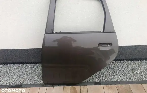 Mitsubishi Colt Rear door