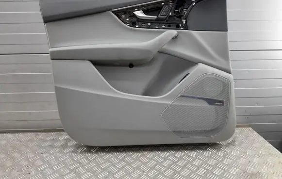 Audi Q7 4M Front door card panel trim 4M1867105G