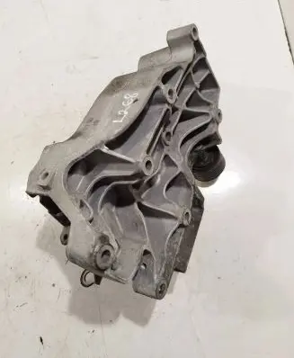 BMW 5 E60 E61 Engine mounting bracket 1116780263902