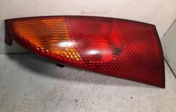 Ford Focus Rear/tail lights CW170R XS4X13404AC XS4113404AC