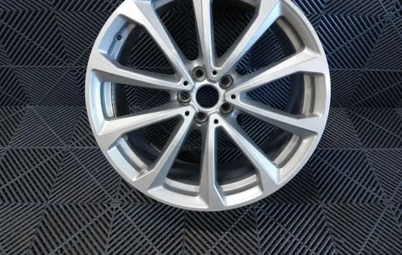 BMW X7 G07 R20 alloy rim 6880688