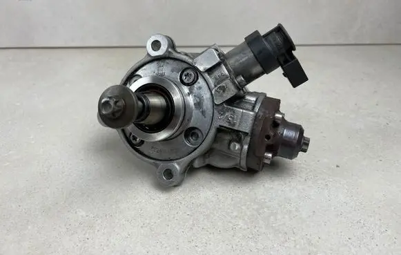 Mercedes-Benz E W213 Fuel injection high pressure pump A6540700001 6540700001 0445010736