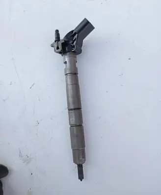 Audi Q7 4L Fuel injector 059130271S