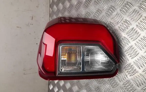 Ford Explorer VI Rear/tail lights LB5B13404A