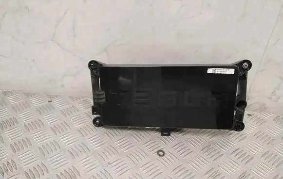 Tesla Model X Door control unit/module 104390010D