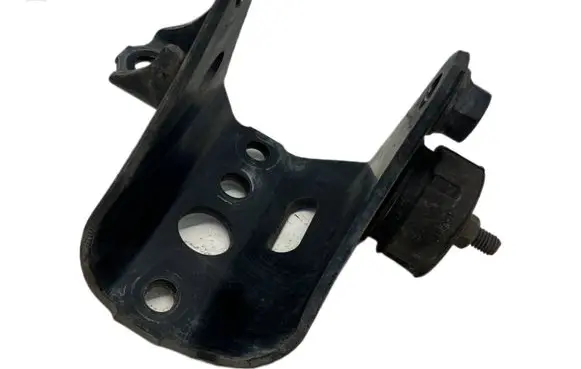 Toyota Prius (XW30) Engine mounting bracket