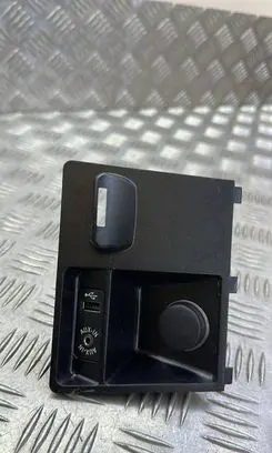 BMW X5 E70 USB socket connector 9115084