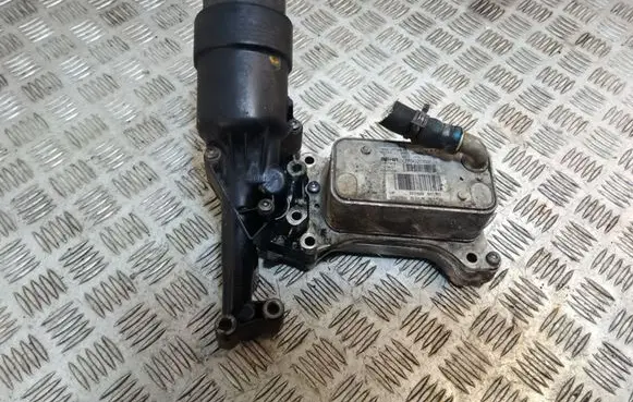 Mercedes-Benz C W204 Oil filter mounting bracket A6511800665