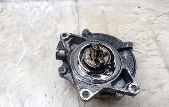 Audi A4 S4 B6 8E 8H Vacuum pump