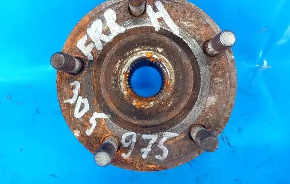 Chrysler 200 Rear wheel bearing hub 5154211AA