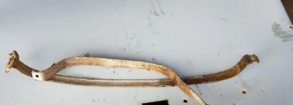 Volkswagen Transporter - Caravelle T4 Fuel tank mounting bracket 