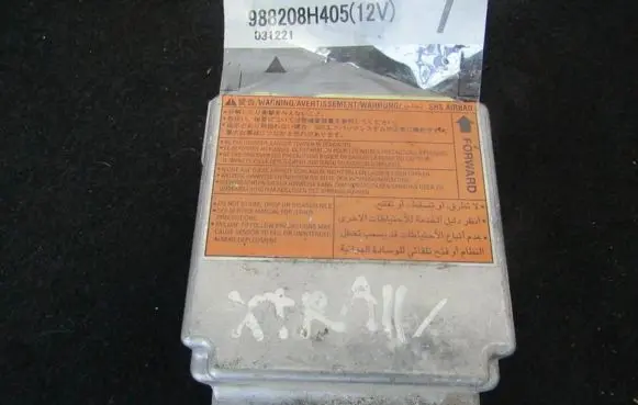 Nissan X-Trail T30 Airbag control unit/module 988208h405 031221