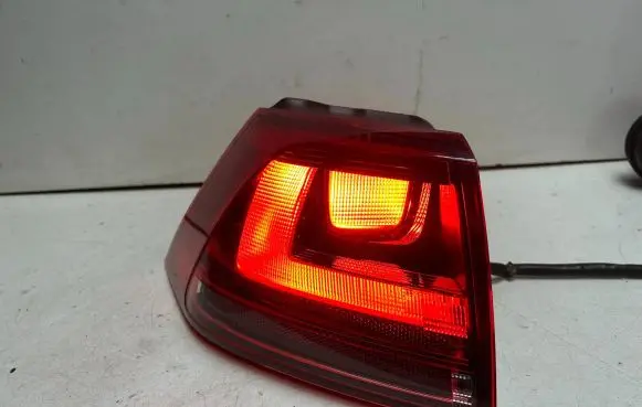 Volkswagen Golf VII Rear/tail lights 2VA011977 8LS100 90176110