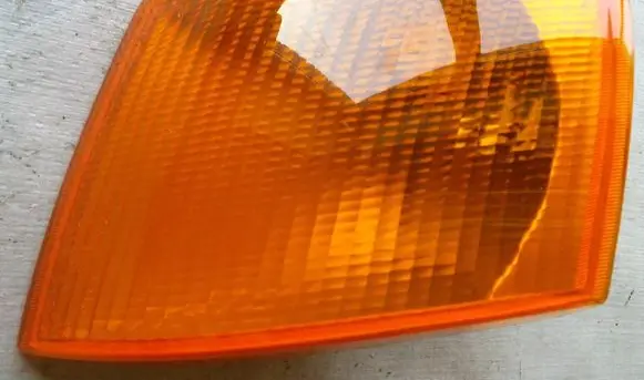 Ford Escort Front indicator light 13632000