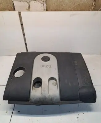 Volkswagen Golf V Engine cover (trim) 03C129607