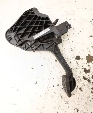 Volkswagen PASSAT B7 Clutch pedal 3C2721059BH