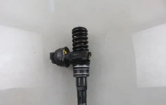Volkswagen PASSAT B5.5 Fuel injector 0414720216 038130073BA