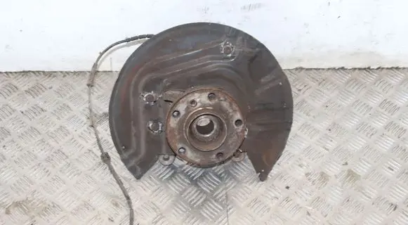 BMW X3 E83 Front wheel hub