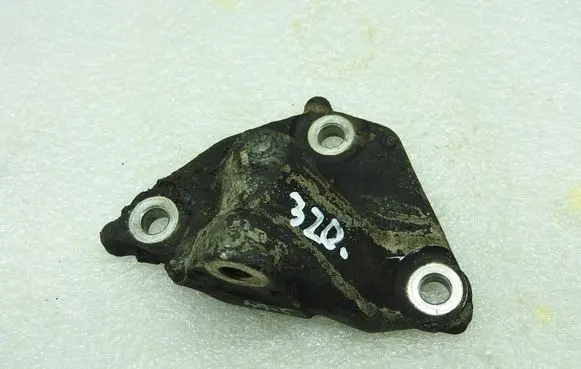 Suzuki Vitara (LY) Engine mounting bracket 1165160R10