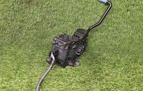 Toyota Camry VIII XV70 Accelerator throttle pedal 7811033130