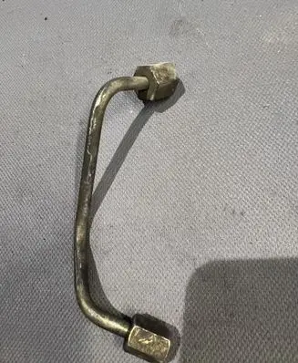 Fuel injector supply line/pipe
