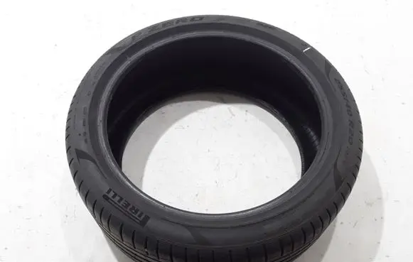 Volvo C40 R20 summer tire 25540R20