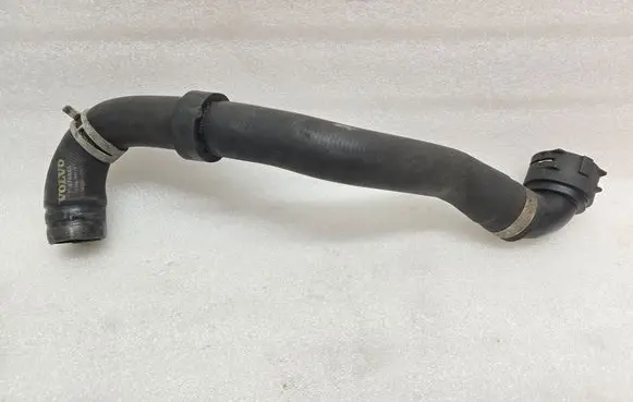 Volvo V60 Engine coolant pipe/hose 31474845