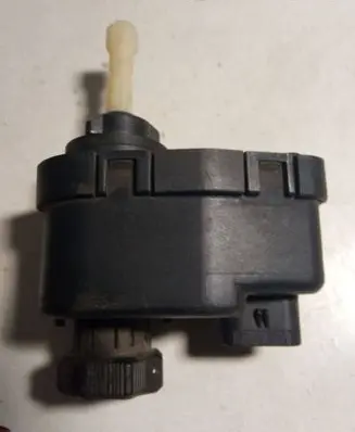 Opel Vectra A Headlight level adjustment motor 0132008306