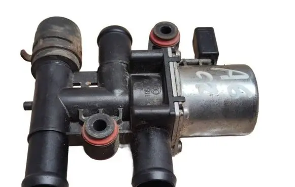 Audi A6 S6 C7 4G Coolant heater control valve 8E0820035B 400399D